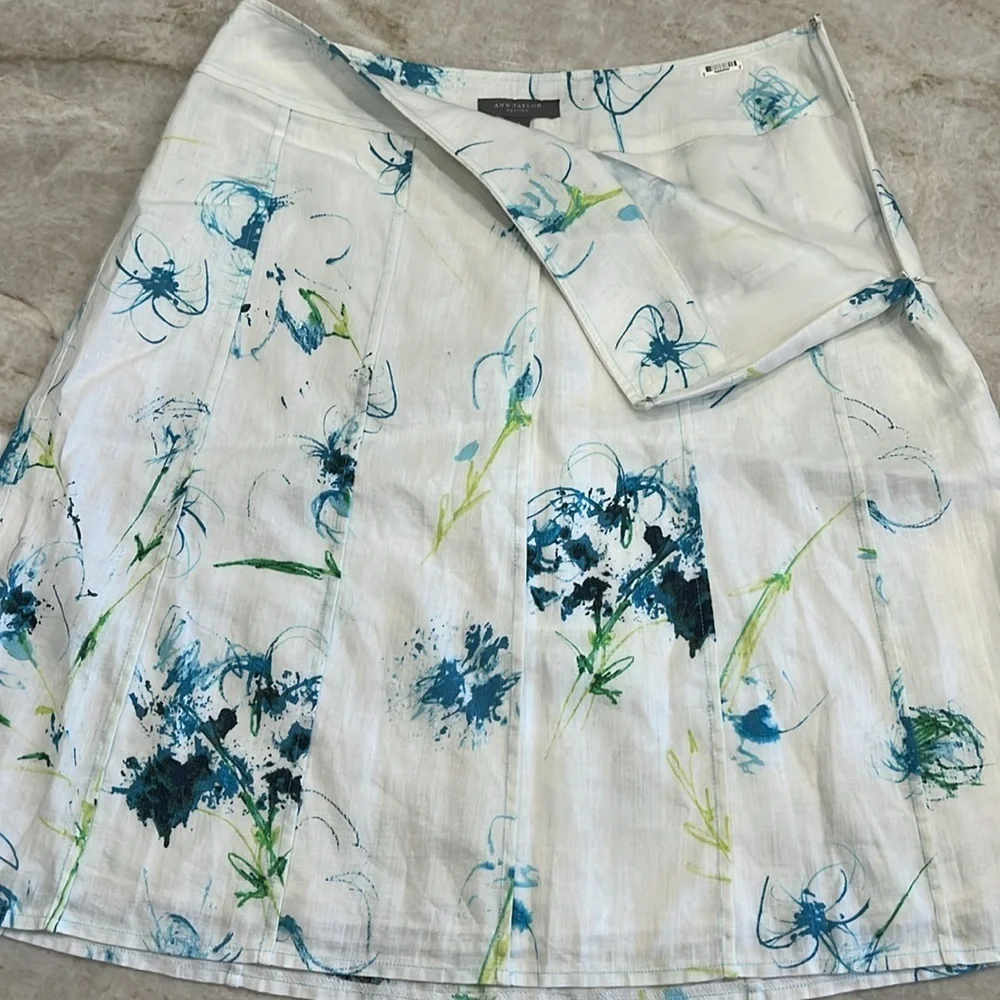Ann Taylor | 100% Linen Floral Pencil Skirt | White‎ & Blue | Petite Size 4 (4P)